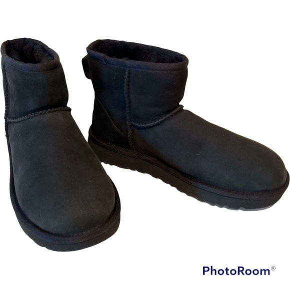 UGG Classic Mini II genuine shearling lined suede bootie black 5 - Picture 3 of 5